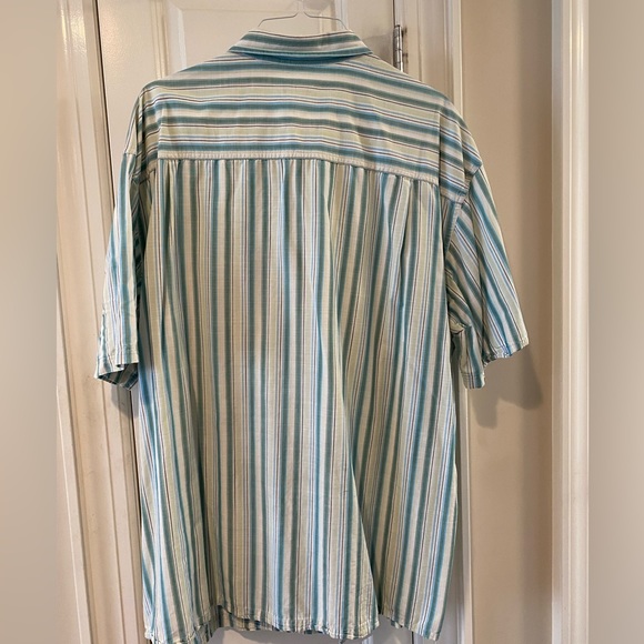 Izod Men’s short-sleeve button-down shirt, 100% cotton, size 3XL - Picture 2 of 3